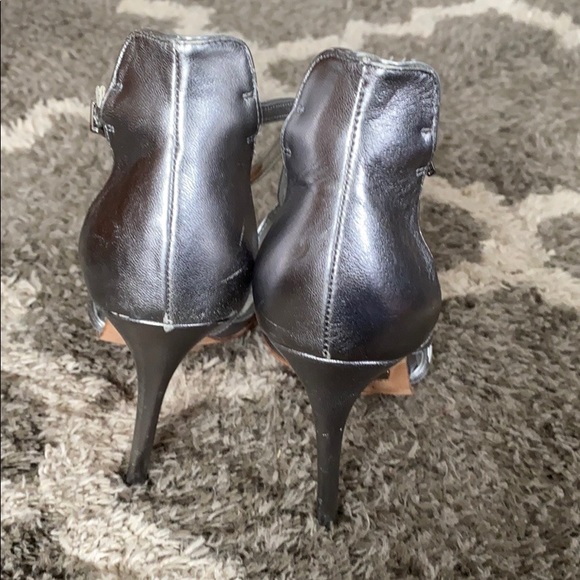 Badgley Mischka Silver Heels - Picture 4 of 5